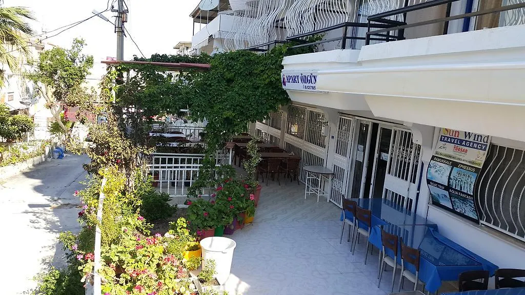 كوشاداسيه Ozgun Apart Hotel